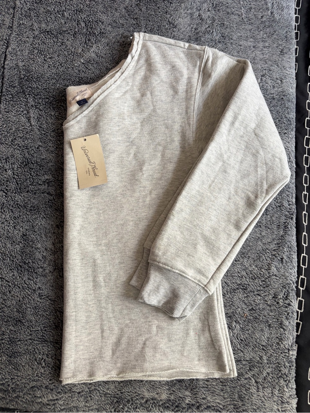 Universal Thread Off-the-Shoulder Sweater in Light Heather Gray